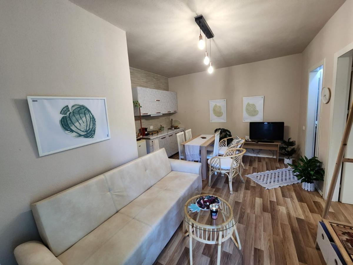 Lela's Apartament