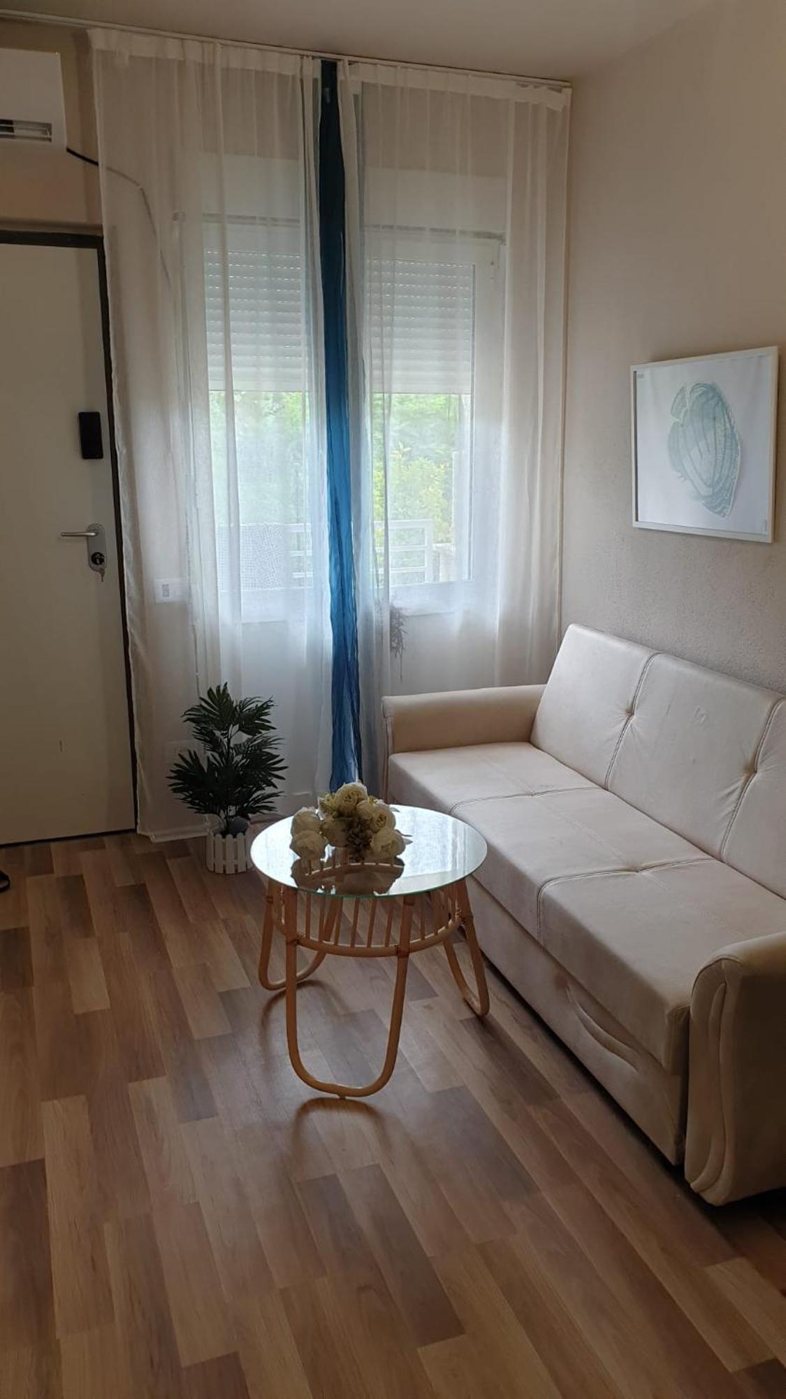 Apartament Lela's