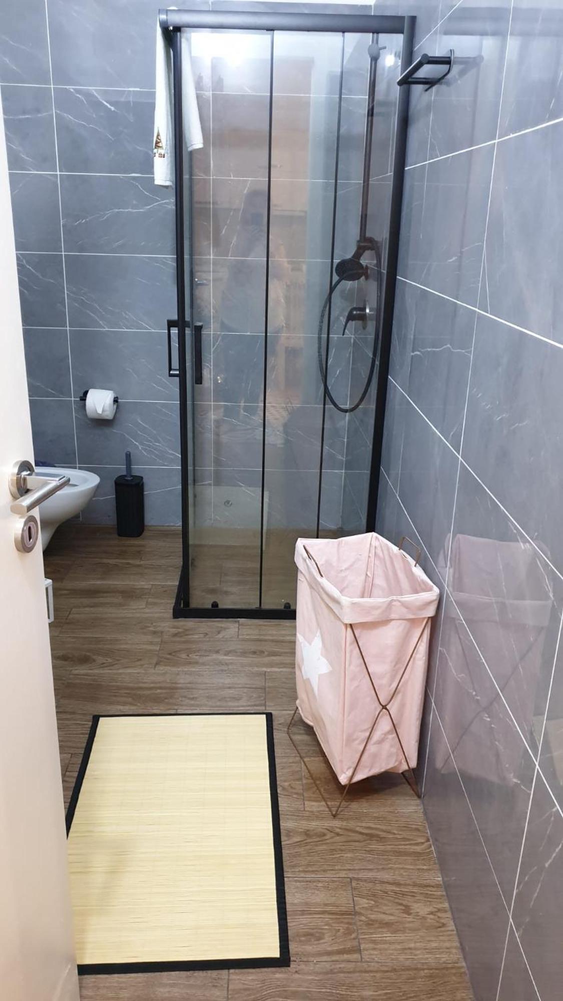 Lela's Apartament *